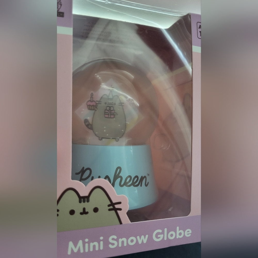 Pusheen Bundle -Snow Globe. Weekly planner With Pen and 120 Stickers - Picture 2 of 5